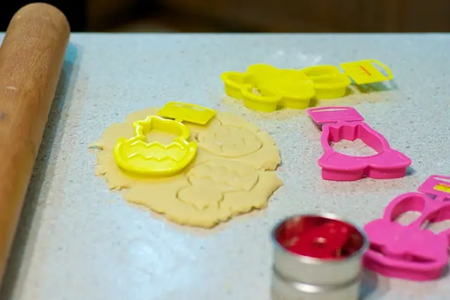 Keep cutting the cookies until use up almost all the dough