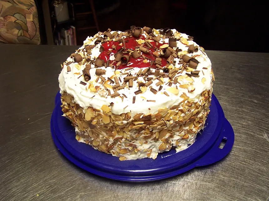 Schwarzwalder Kirschtorte (Black Forest Cherry Cake)