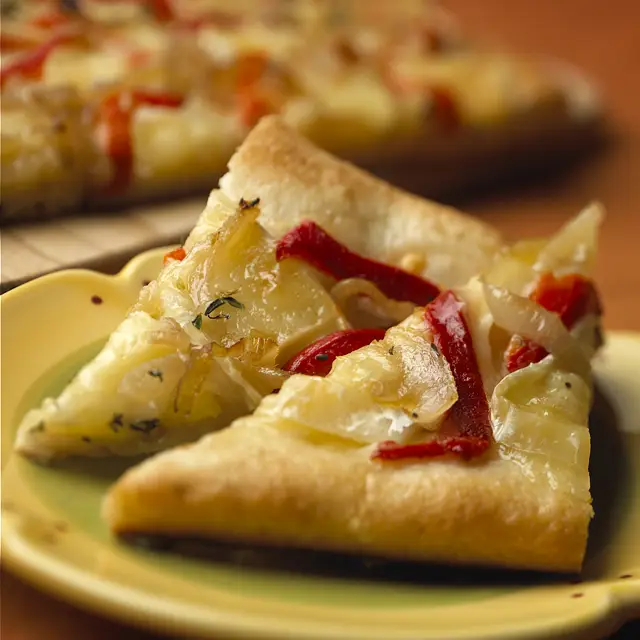 Baby Brie® Caramelized Pepper & Onion Pizza Recipe