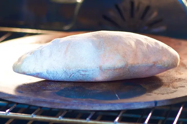 Wow, here the naan completely puffed, amazing...