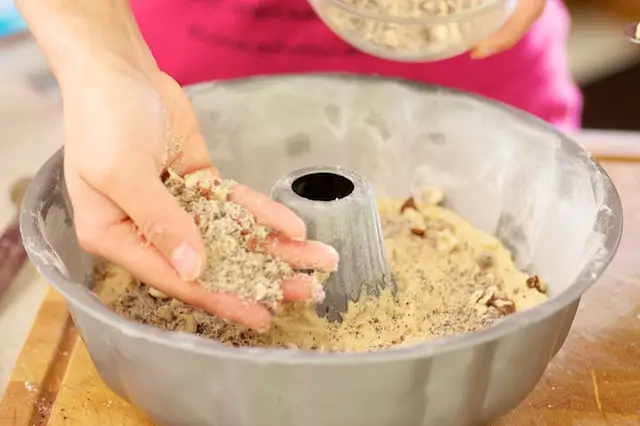 sprinkle evenly with the reserved coffee and nuts streusel filling...