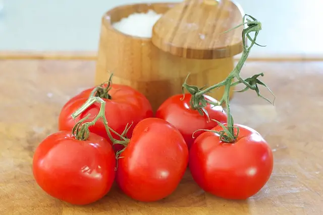 Prepare the tomatoes.