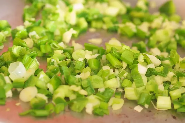 Now start to cook the vegetables that you just prepared.