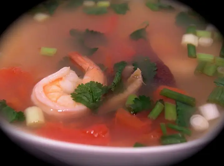 Thai Hot & Sour Shrimp Soup (Tom Yum Goong)