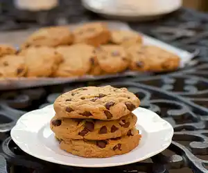 Peanut-Butter Chocolate Chip Cookies