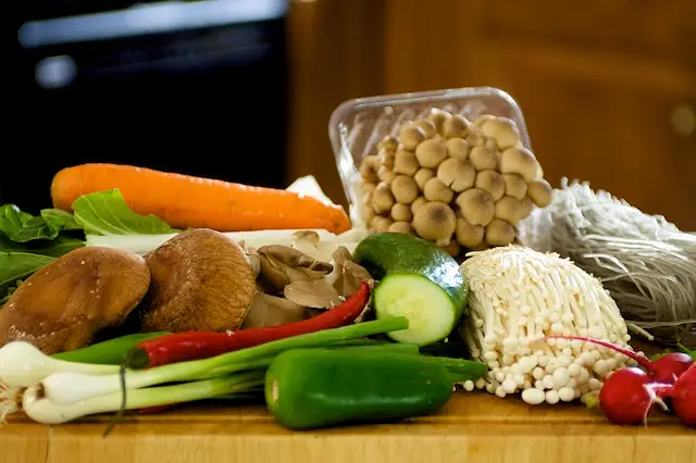 Get together all the vegetables and mushrooms.