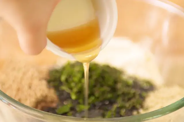 Pour the honey or maple syrup.