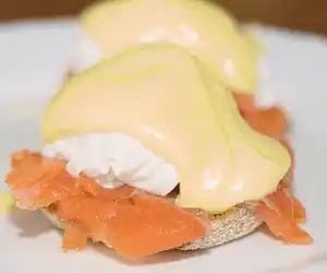 Hollandaise Sauce (Original & Authentic Version)