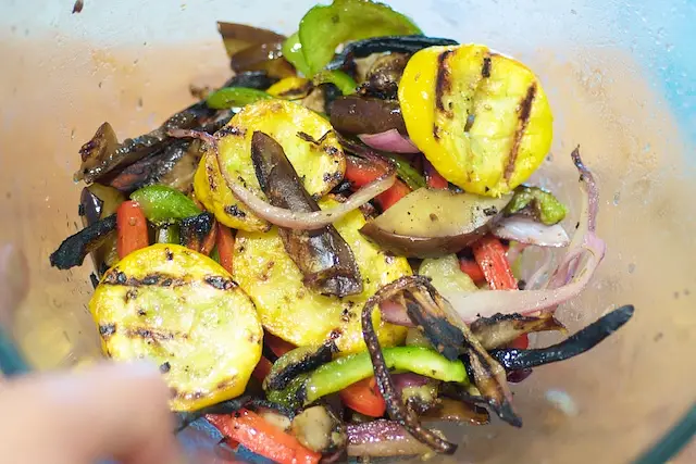 Place the big vegetable chunks, pieces or slices on the grill directly.