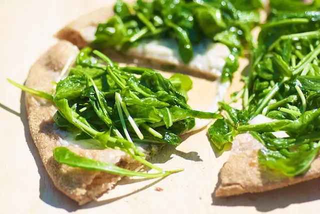 Arugula & Mozzarella Pizza with Garlic-Olive oil