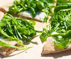 Arugula & Mozzarella Pizza with Garlic-Olive oil