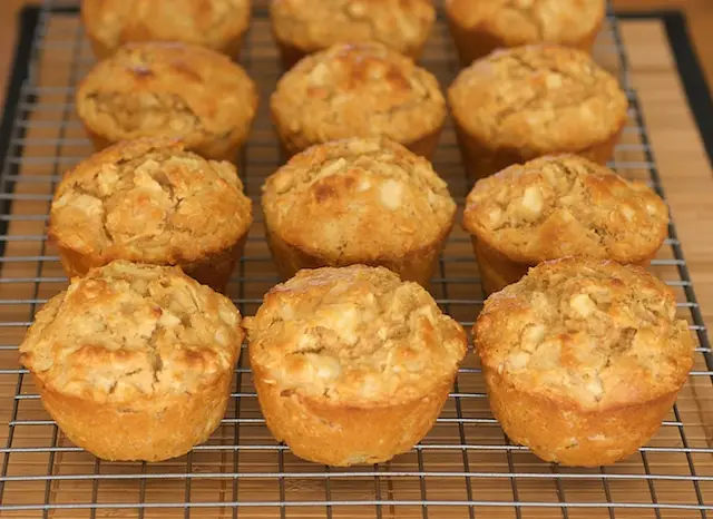 Apple Oat Moist Muffins-Low fat, Low calorie