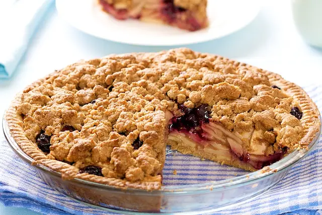 Apple Blueberry Crumble Pie