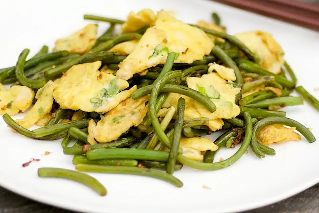 Garlic Scape Stir-fry with Scrambled Eggs