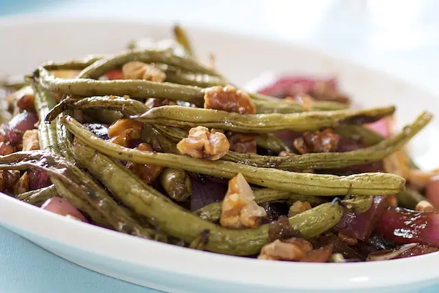 Balsamic Roasted Green Beans, Red Onion & Toasted Walnuts