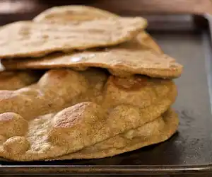 Baked Flatbread with Garlic (Lahsooni Naan)