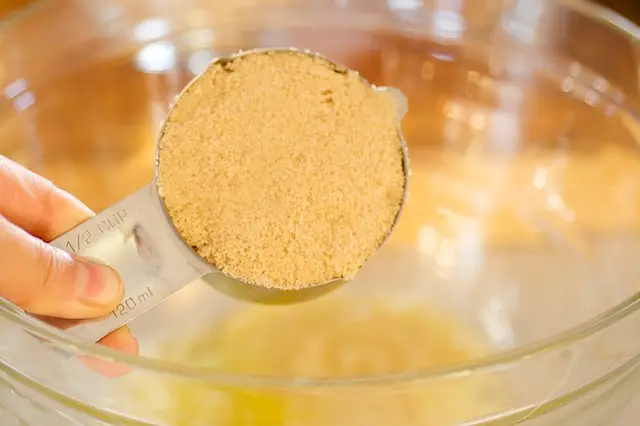 Add the sugar. Mix well.