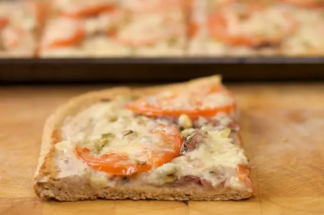 Caramelized Onion, White Bean & Cheddar Flatbread