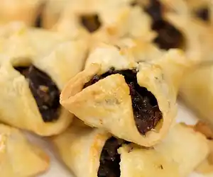 Sun-dried Tomato, Mushroom & Parmesan Puff Pockets