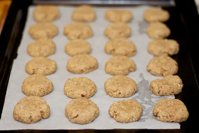 Bake about 8 minutes, remove from the oven. 