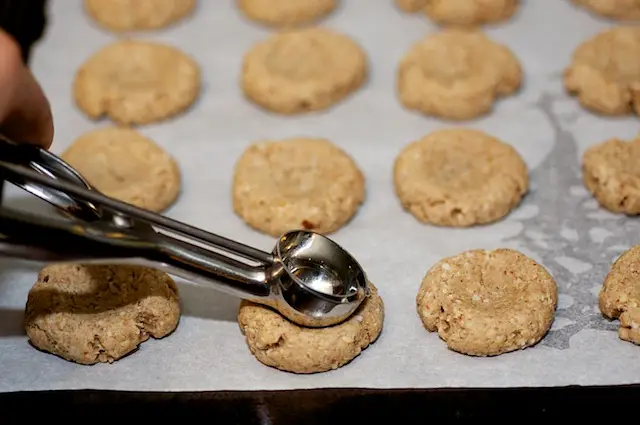 Almond Thumbprint Cookies (Low Fat, Low Calorie)