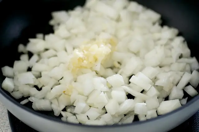 In a large nonstick skillet, add oil and place over medium-high heat until hot. 