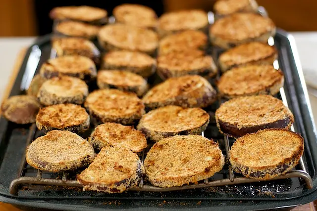 Return to the <a href="/how-to/it-pays-to-know-your-oven" title="It pays to know your oven">oven</a> and continue broiling for another 3 to 5 minutes.