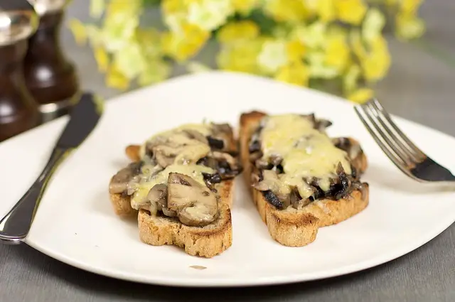 Cheesy Mushrooms on Crispy Toast