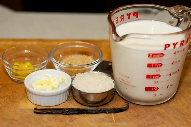 You only need these a few ingredients to make this creamy rice pudding.