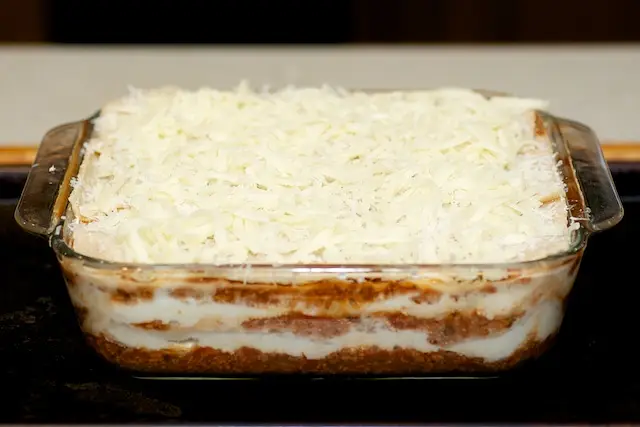 Sprinkle the remaining mozzarella cheese.