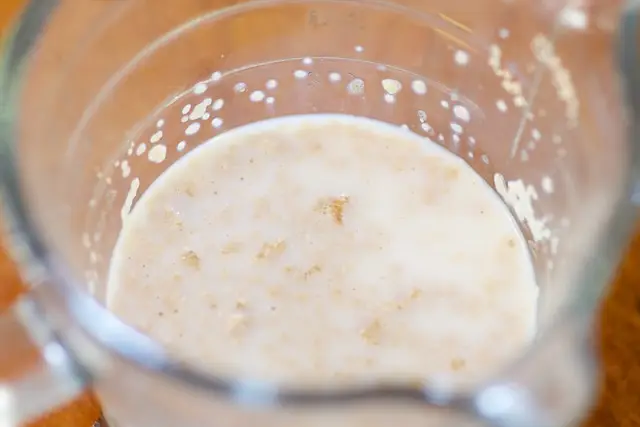In a bowl, mix together ½ tablespoon brown sugar, lukewarm milk, and yeast, mix until well blended. 