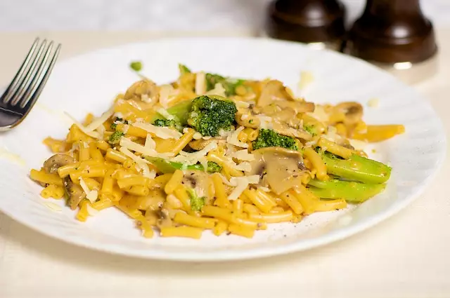 Kraft Dinner with Broccoli & Mushrooms