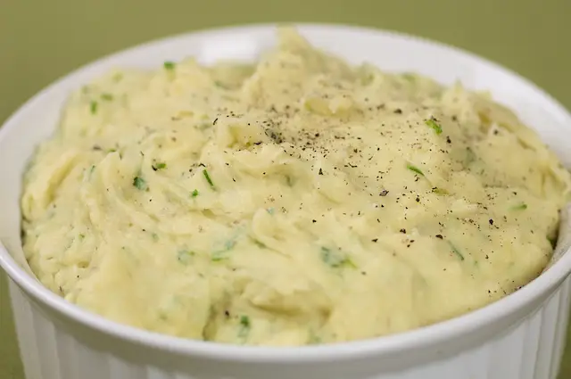 Brie Baked Mashed Potatoes