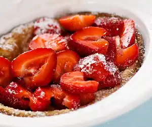 Baked German Pancakes with Fresh Strawberries