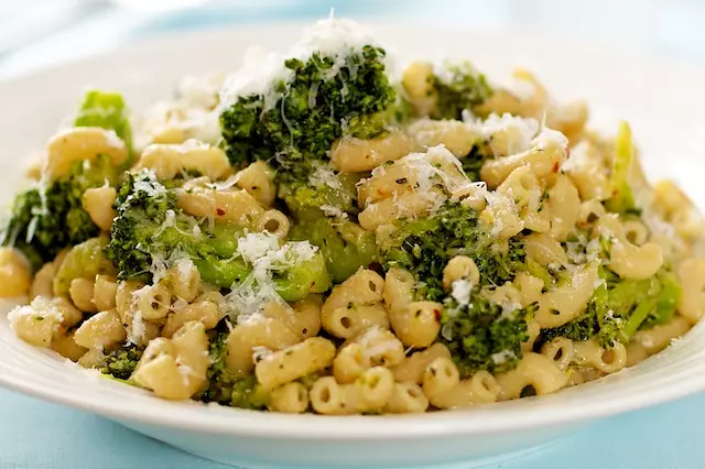Broccoli & Macaroni with Lots of Garlic
