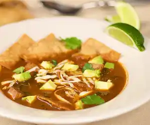 Sopa de Tortilla (Vegetarian Tortilla Soup)
