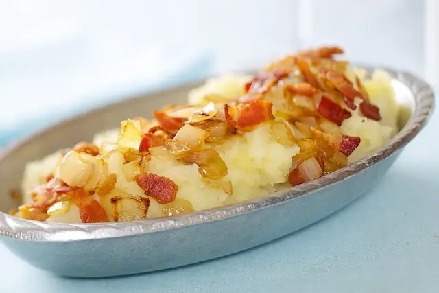 Mashed Potatoes & Apples with Bacon & Onions