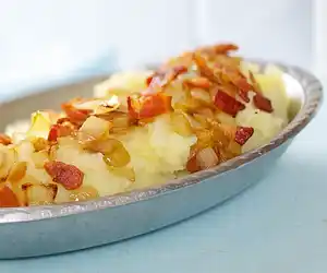 Mashed Potatoes & Apples with Bacon & Onions
