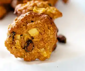 Apple-Oatmeal-Raisin Cookies