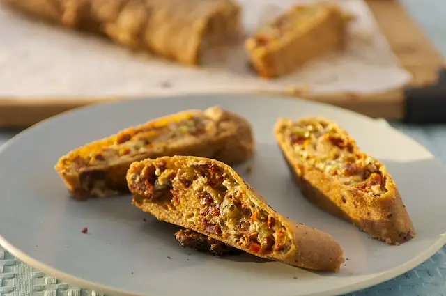 Sun-Dried Tomato & Olive Pizza Rolls