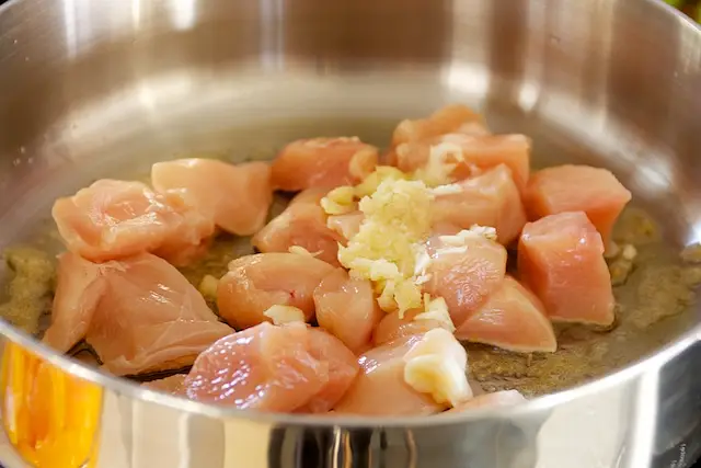 In 10-inch skillet or wok,