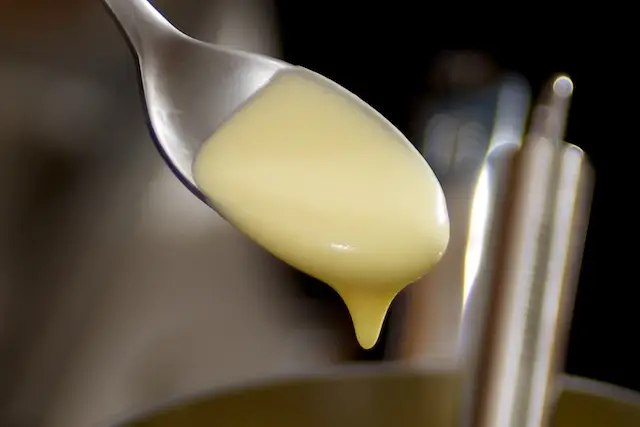 Hollandaise Sauce (Original & Authentic Version)