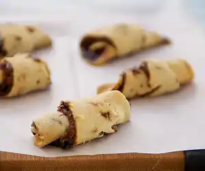 Almond Raspberry Rugalah Cookie