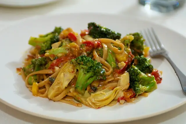 Broccoli, Fettuccine & Artichoke Hearts in Warm Sun-Dried Tomato Cream Sauce