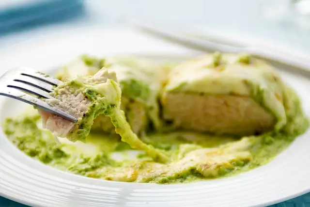 Chicken Breasts in Poblano Sauce