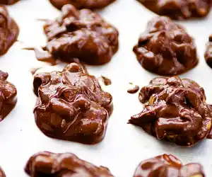 Easy Peanut Clusters