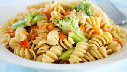 Easy Cheddar Pasta and Vegetables
