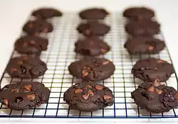 Chewy Chocolate-Cherry Cookies