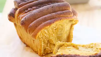 Cheddar and Beer Pull-Apart Bread