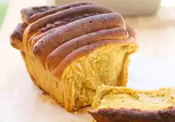 Cheddar and Beer Pull-Apart Bread